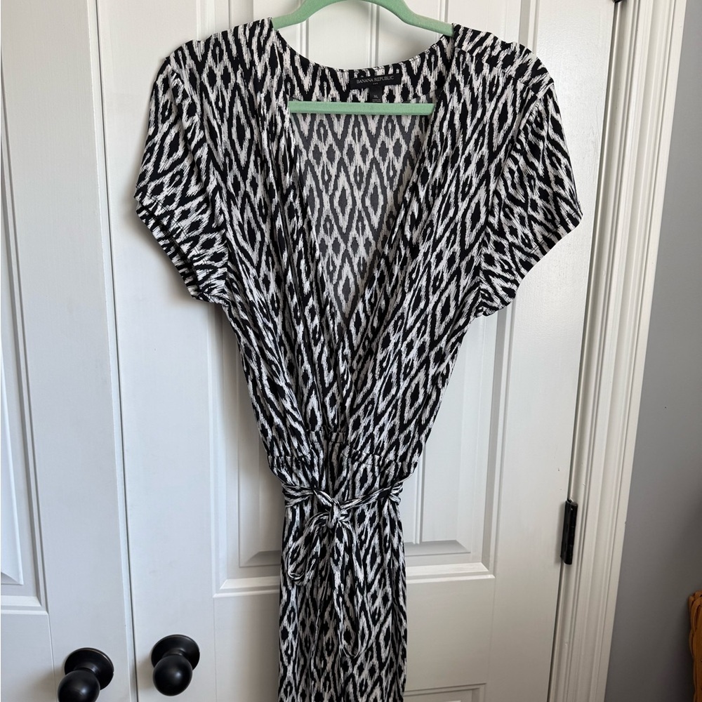 Banana Republic Black and White Wrap Dress
